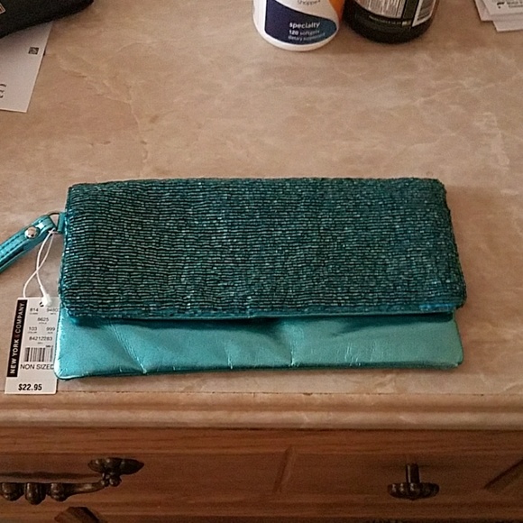 Teal wristlet - Picture 2 of 4
